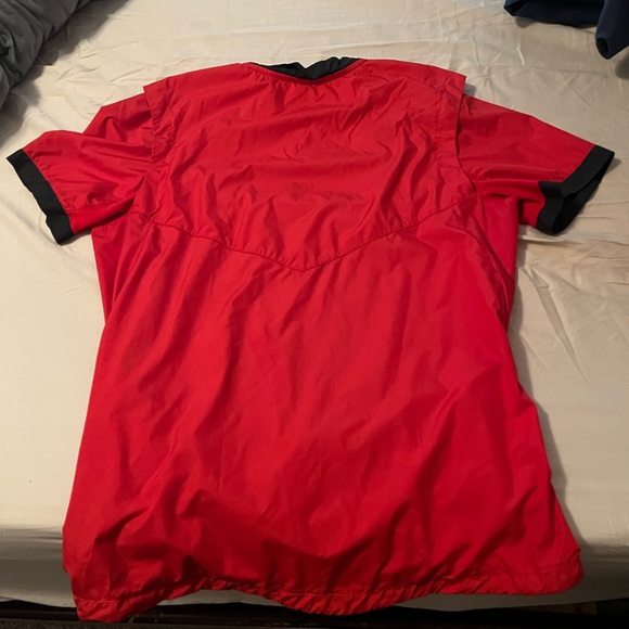 Nike Ventilated BP Top - Picture 3 of 3